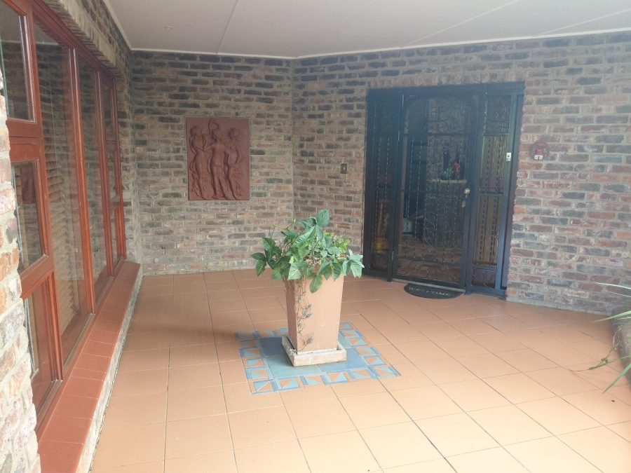 5 Bedroom Property for Sale in Vanes Estate Eastern Cape